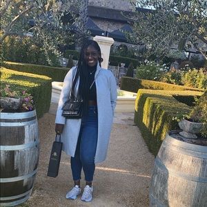 Meet your Posher, Cecilia